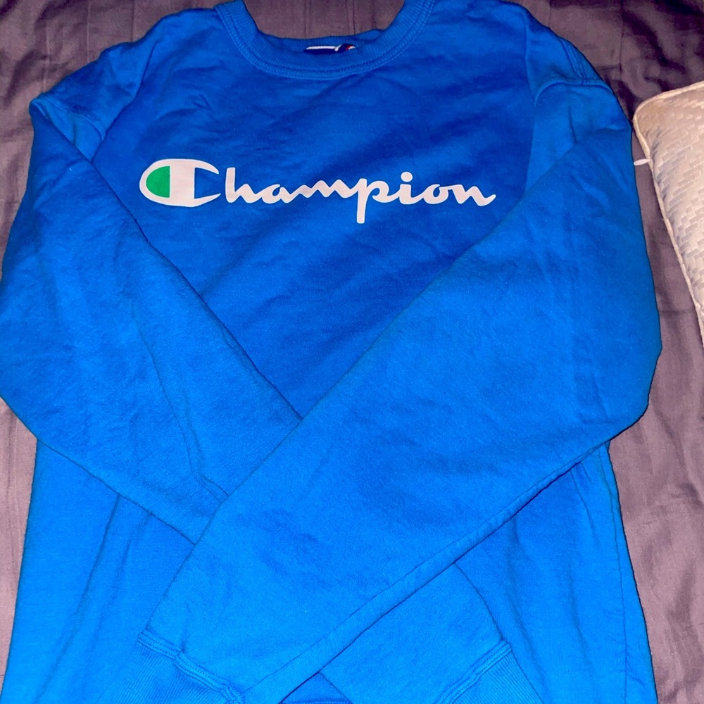 Champion CrewNeck, Medium